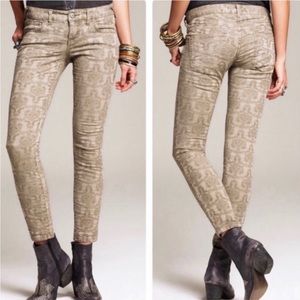 Free People Tan/Cream Acid Wash Skinny Jeans Size 26 / Pants